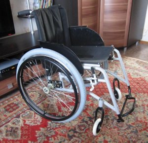 Продам подержанную активную инвалидную коляску Крошка Ру в хорошем состоянии